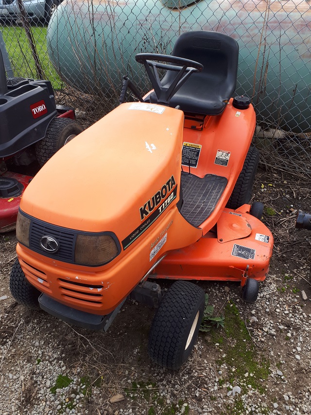 1997 Kubota T1760 Lawn Tractor