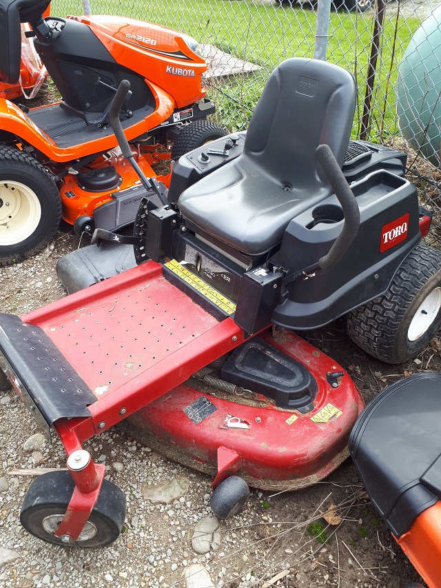 2010 Toro 74373 Mower/Zero Turn