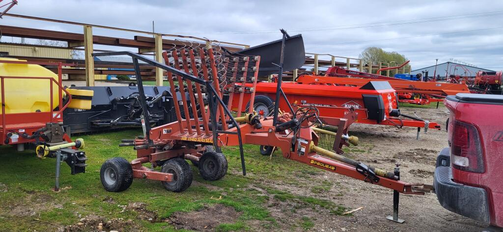 Pequea HR1140 Haymaker Rake