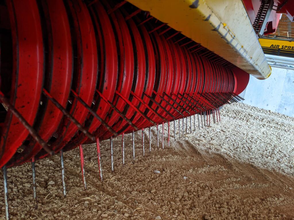 2013 Pottinger Jumbo 7210L Forage Box