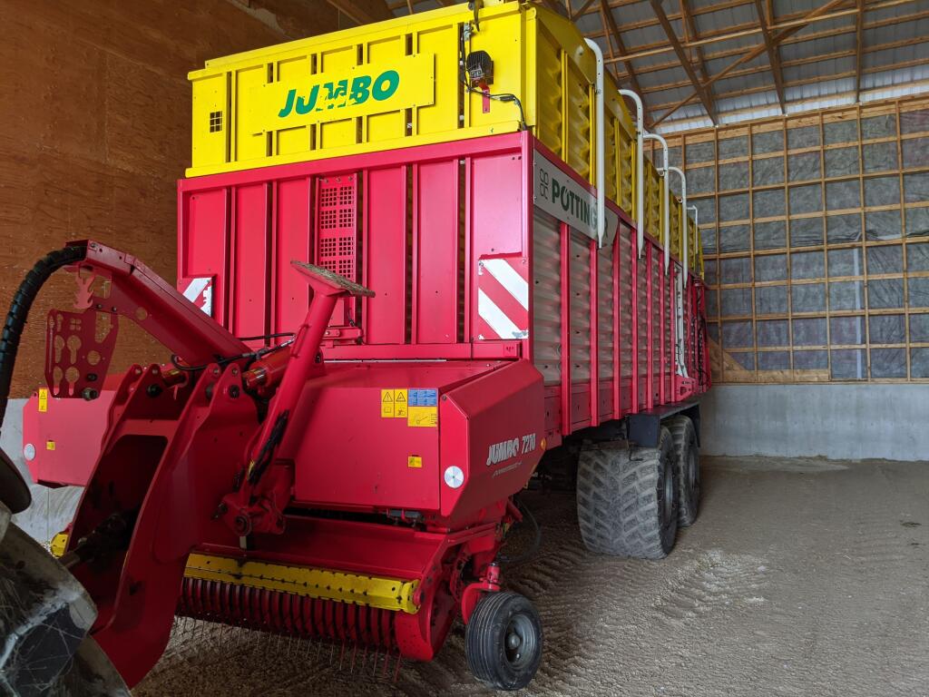 2013 Pottinger Jumbo 7210L Forage Box