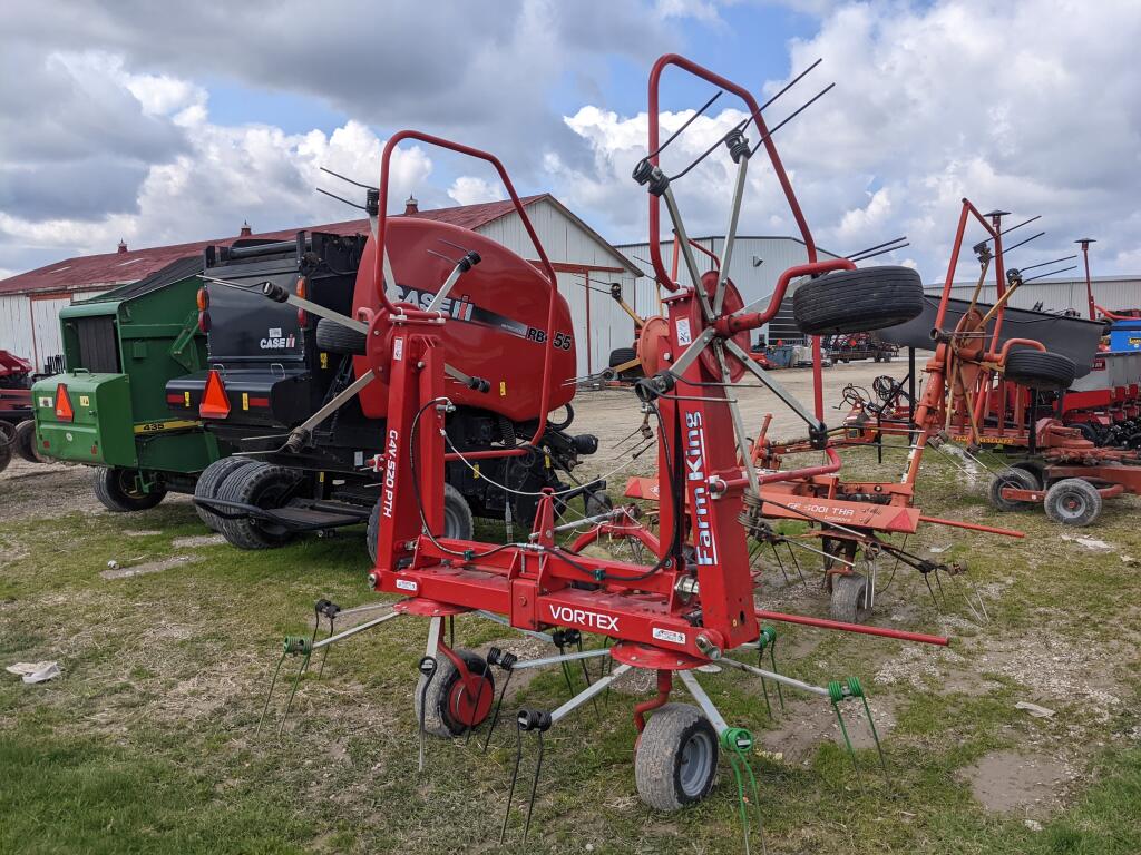 2016 Farm King G4v520PTH Tedder