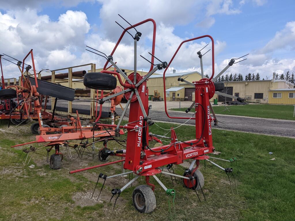 2016 Farm King G4v520PTH Tedder