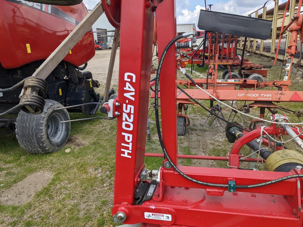 2016 Farm King G4v520PTH Tedder