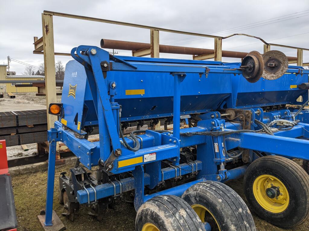 Landoll 5210 Drill