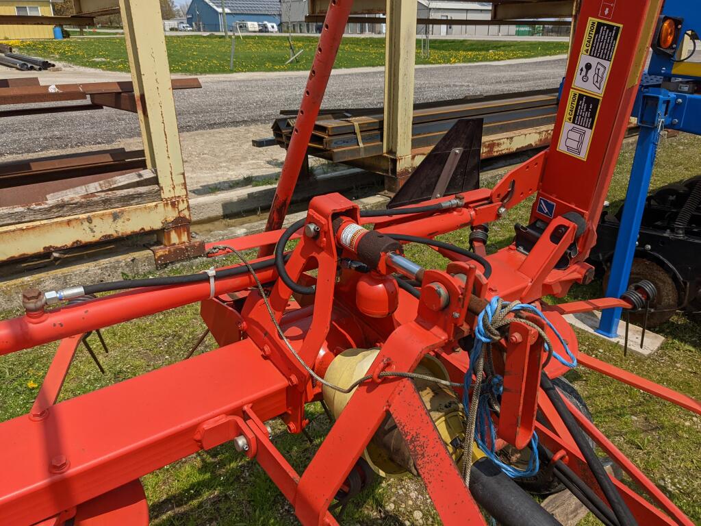 2009 Kuhn kuhn Tedder