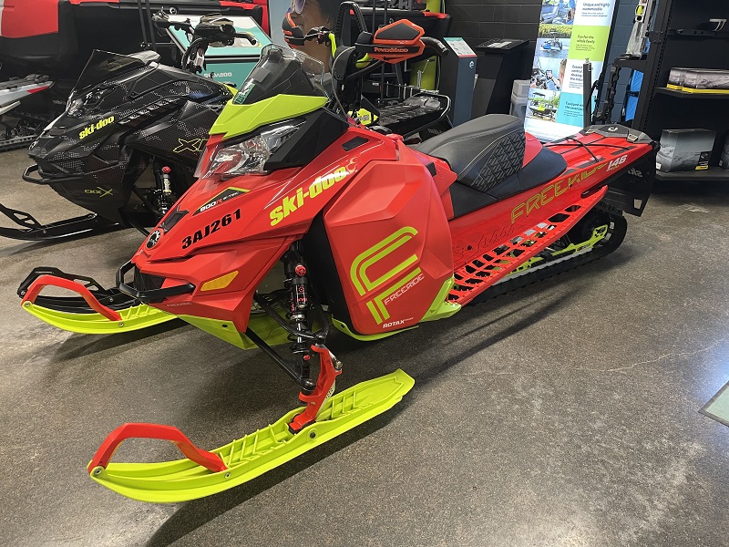 2016 Ski-Doo FREERIDE800 Snowmobile