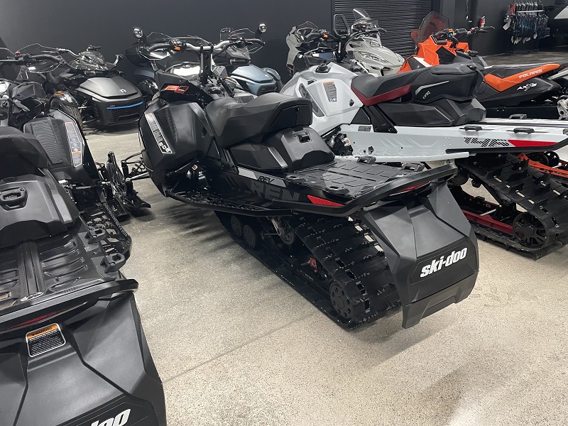 2019 Ski-Doo 900 T Snowmobile