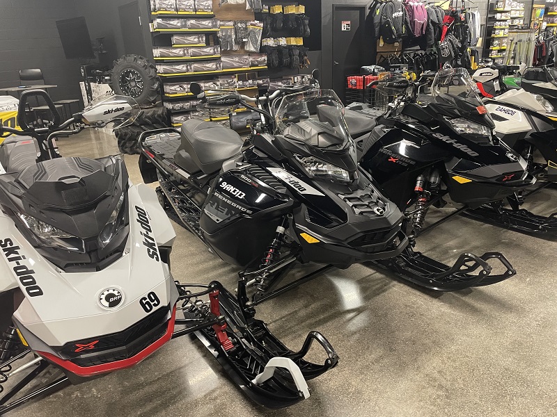 2019 Ski-Doo 900 T Snowmobile