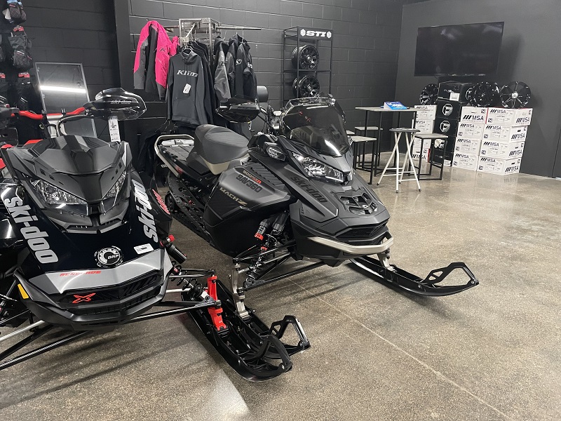 2022 Ski-Doo MACH Z Snowmobile