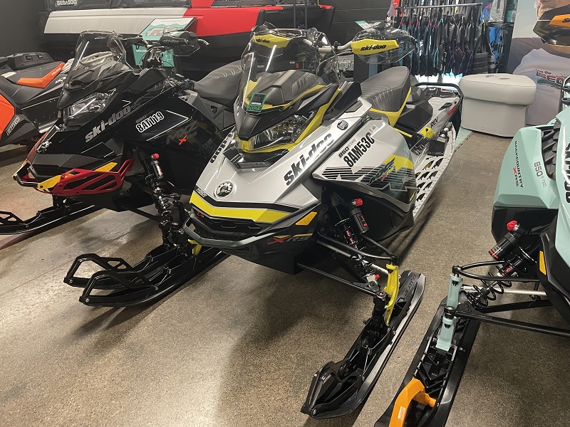 2018 Ski-Doo XRS 850 Snowmobile