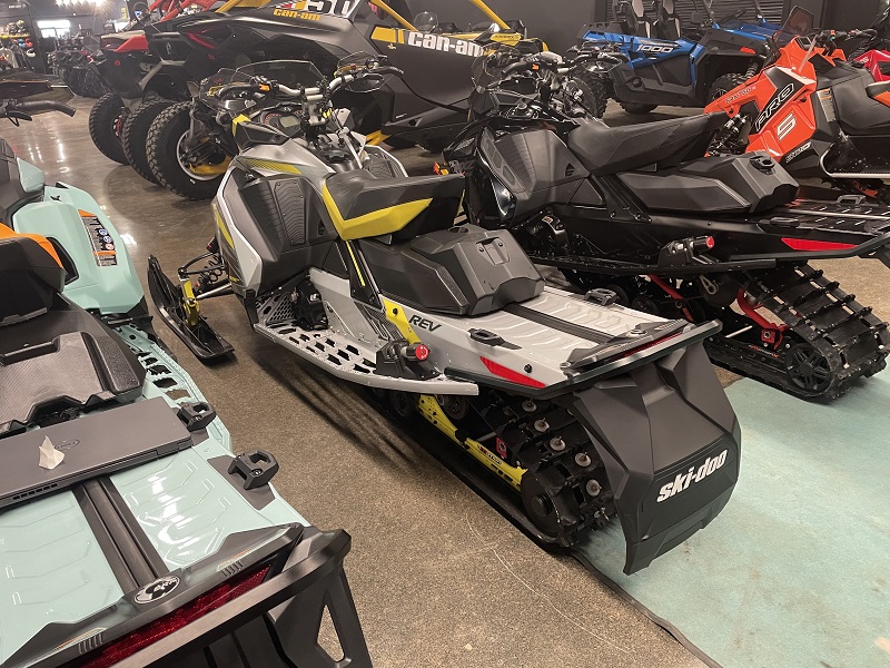 2018 Ski-Doo XRS 850 Snowmobile