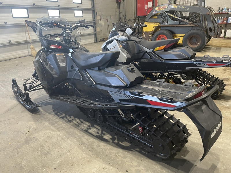 2019 Ski-Doo 850 XRS Snowmobile