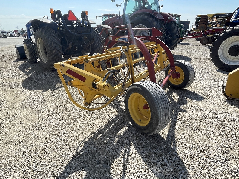 2015 New Holland 258 Rake