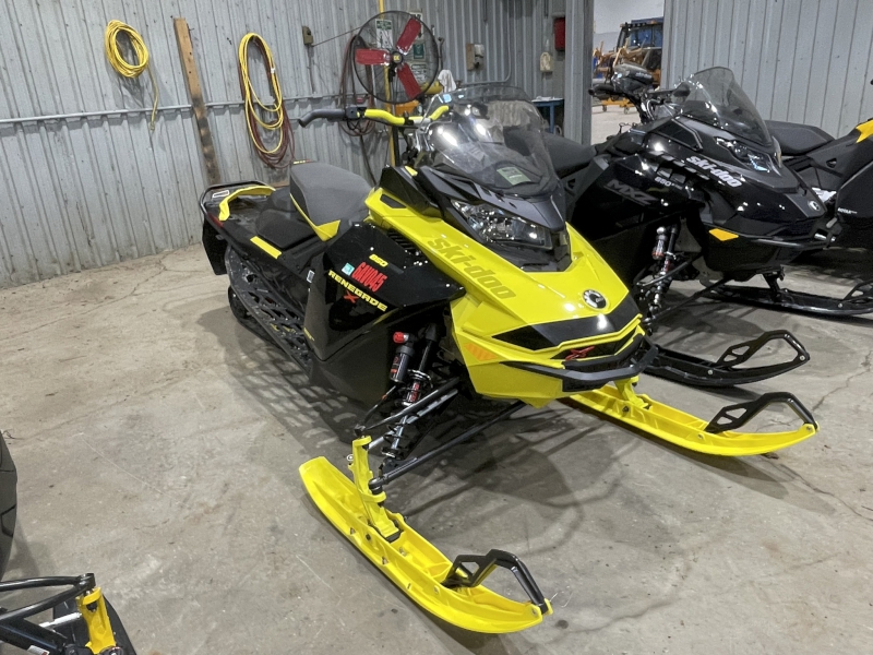 2022 Ski-Doo RENEGADE Snowmobile