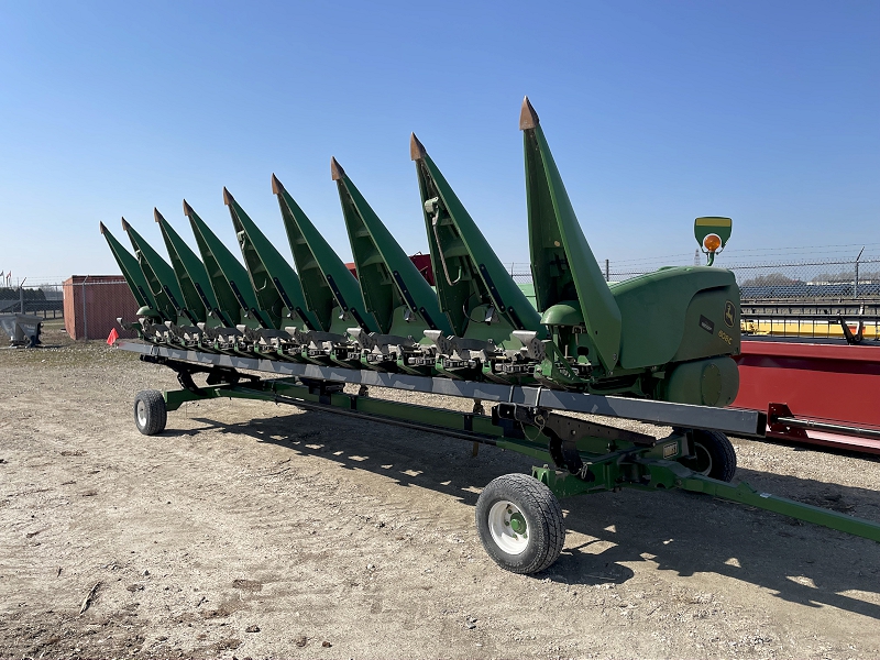 2011 John Deere 608C Header Corn Head