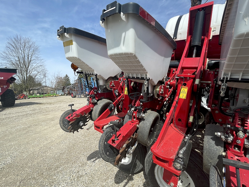 2014 Massey Ferguson 9182 Planter