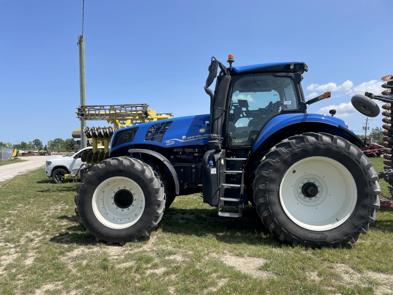 2021 New Holland T8.320 Tractor