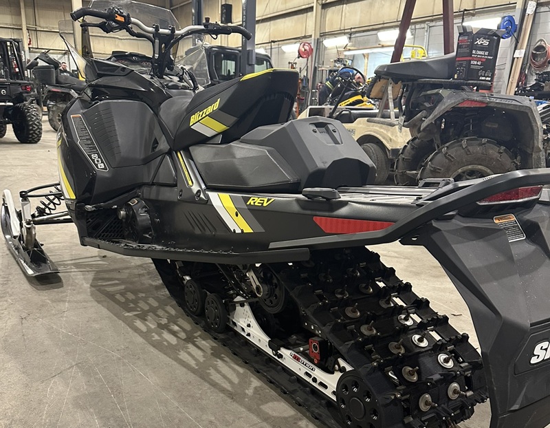 2018 Ski-Doo MXZ 850 Snowmobile