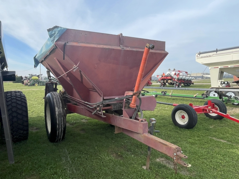 1980 Misc 4 TONNE Fertilizer Spreader