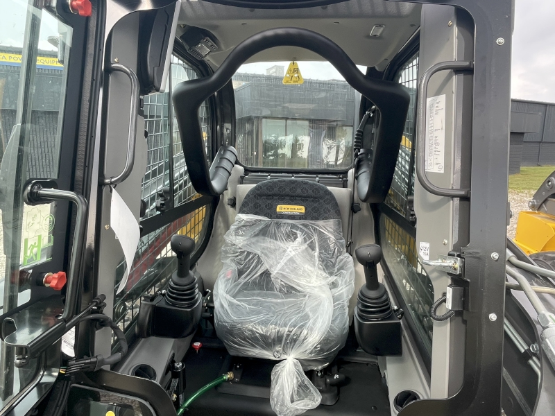 2025 New Holland C327 T4F Compact Track Loader