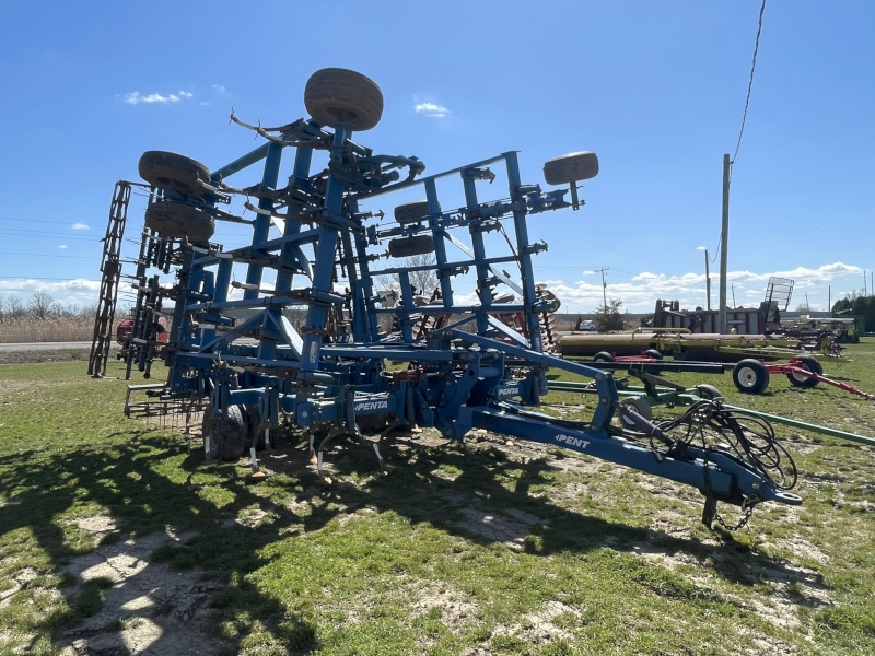 2014 Penta 200C-32 Field Cultivator