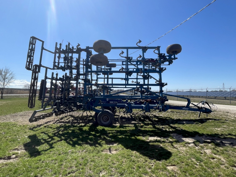 2014 Penta 200C-32 Field Cultivator