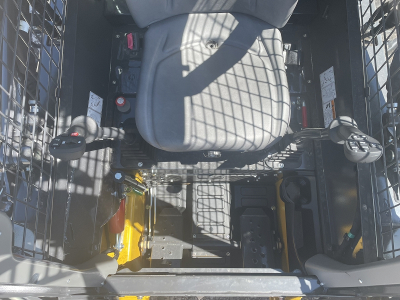 2025 New Holland L320 RG-NA Skid Steer Loader