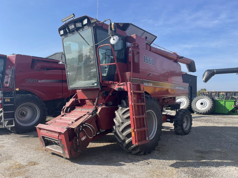 1989 Case IH 1660 Combine