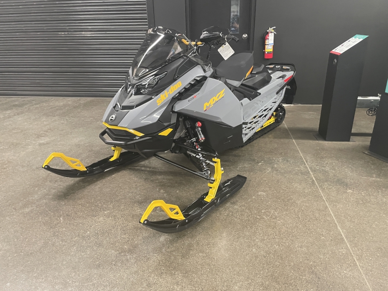 2026 Ski-Doo UETB Snowmobile