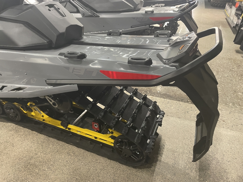 2026 Ski-Doo UETA Snowmobile