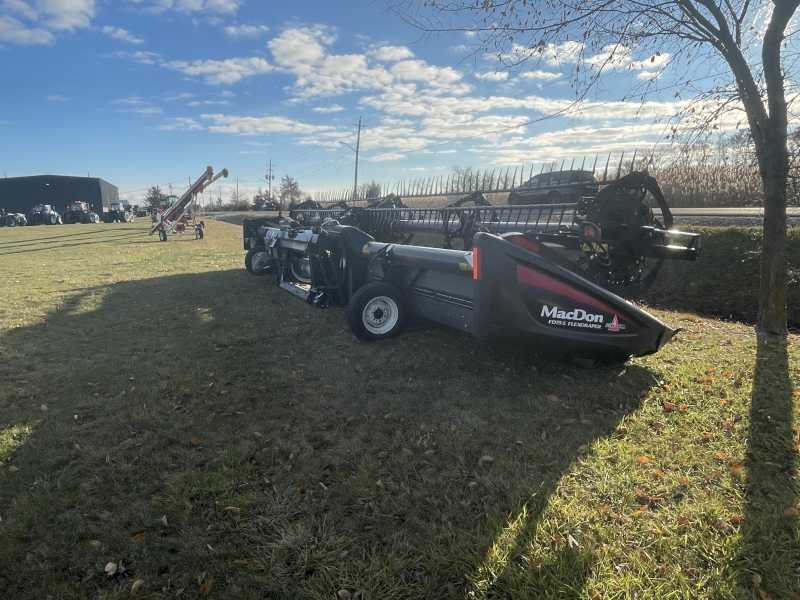 2017 MacDon FD75-35 Header Draper Flex