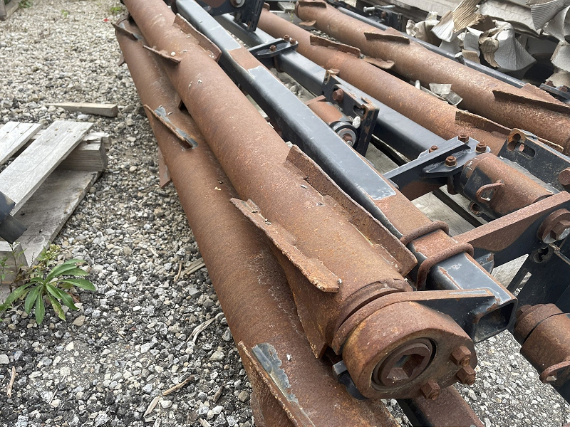 2014 Yetter DEVASTATOR Header Corn Head
