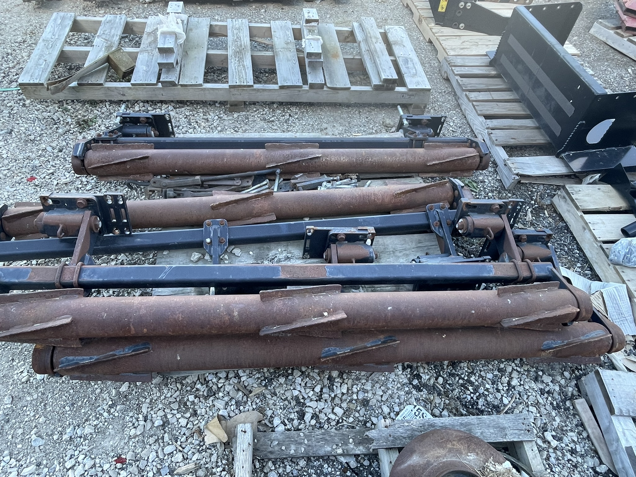 2014 Yetter DEVASTATOR Header Corn Head