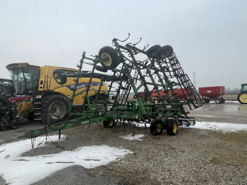 1999 John Deere 980 Field Cultivator