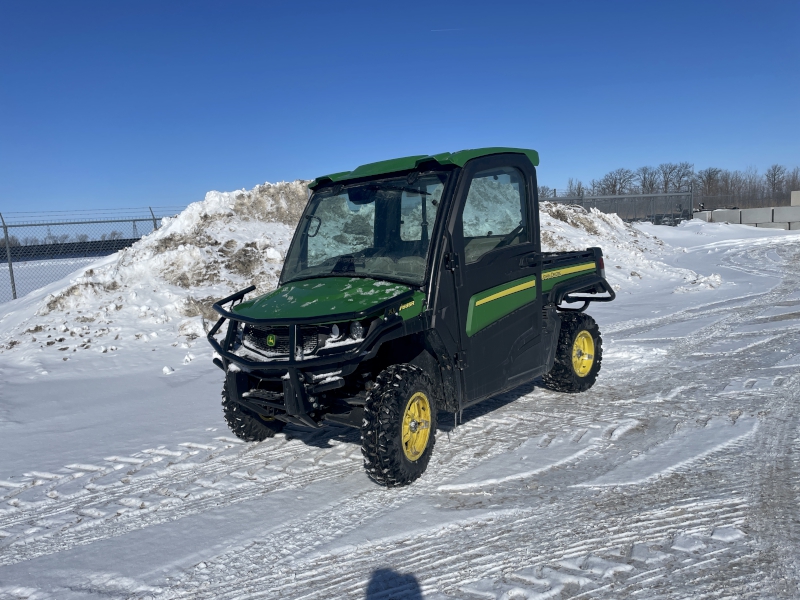 2019 John Deere XUV835R Side by Side