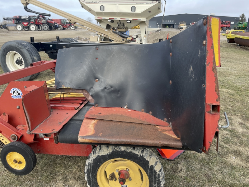 1997 New Holland 166 Windrow Merger