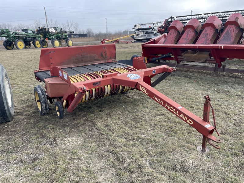 1997 New Holland 166 Windrow Merger