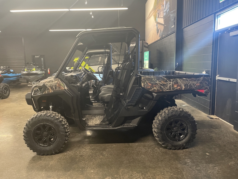 2026 Can-Am 8CTH Side by Side