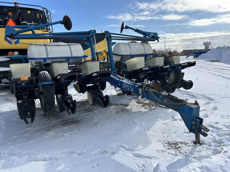 1990 Kinze EF Planter