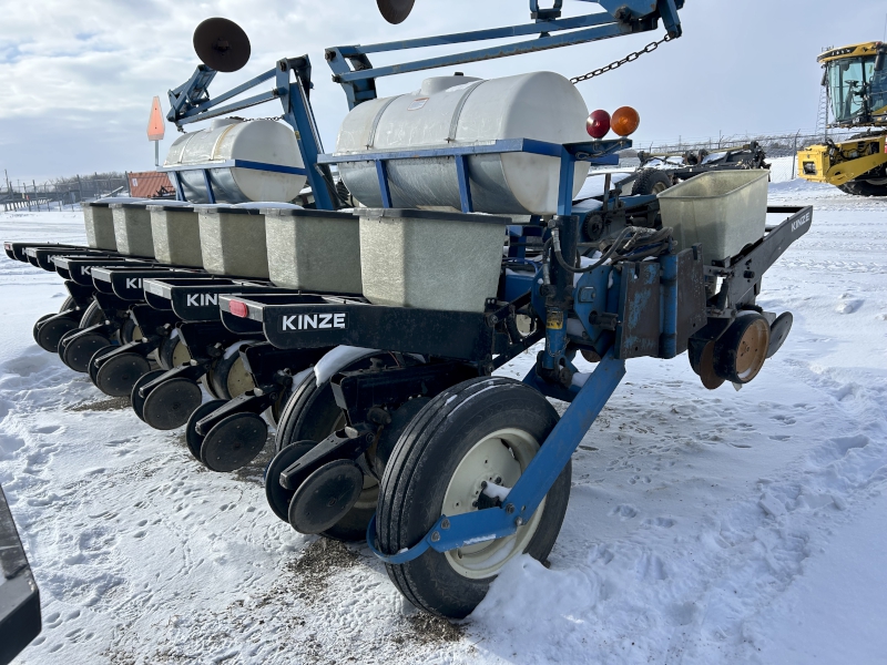 1990 Kinze EF Planter