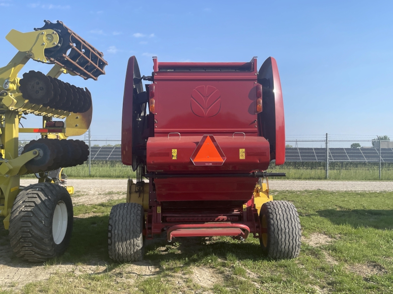 2016 New Holland RB450 Baler/Round