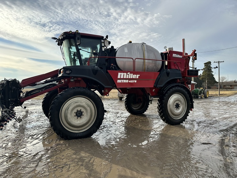 2008 Miller 4275 Sprayer/High Clearance
