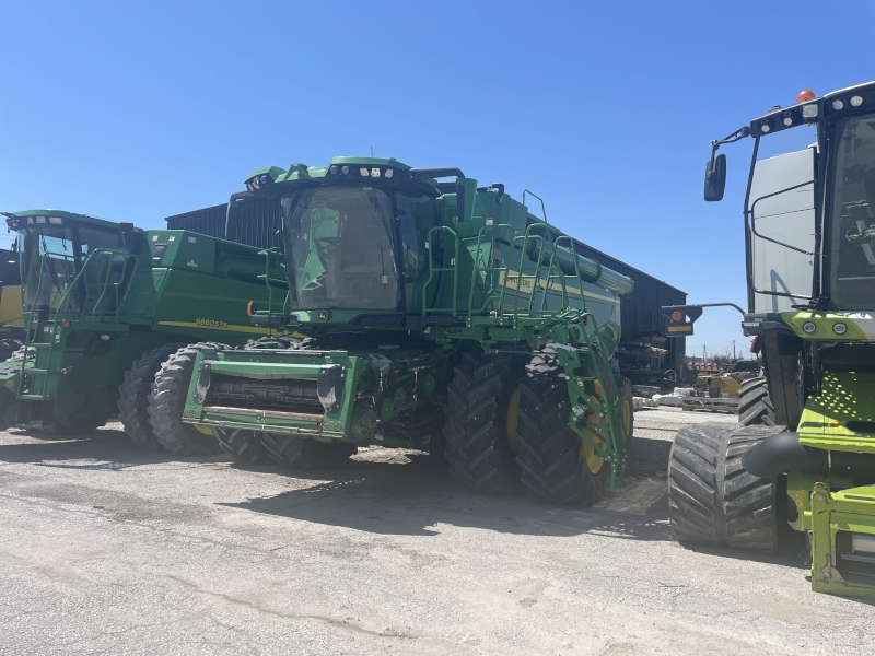2022 John Deere X9 1000 Combine