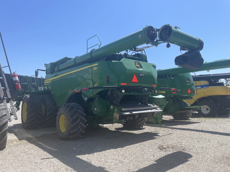 2022 John Deere X9 1000 Combine