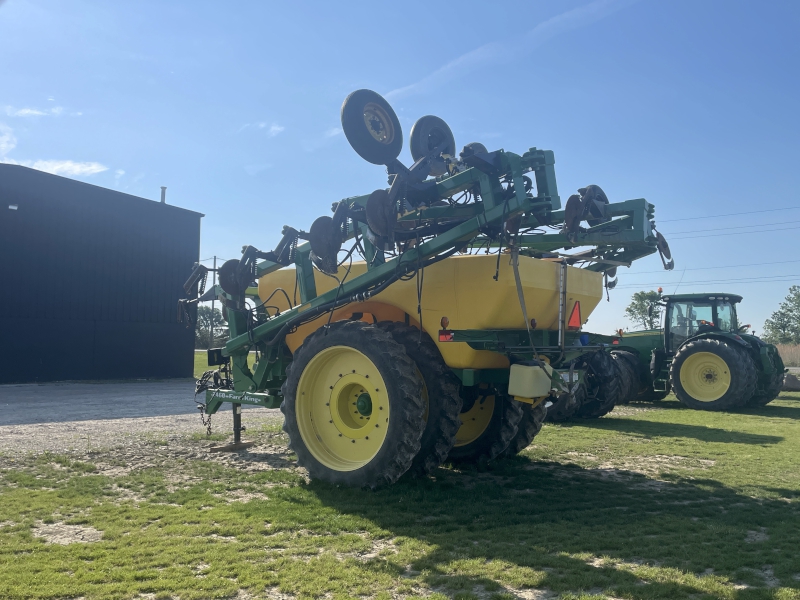 2016 Farm King 2460 Applicator