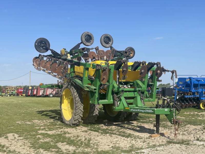 2016 Farm King 2460 Applicator