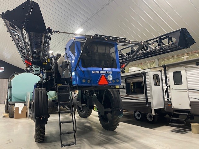 2018 New Holland SP310F Sprayer/High Clearance