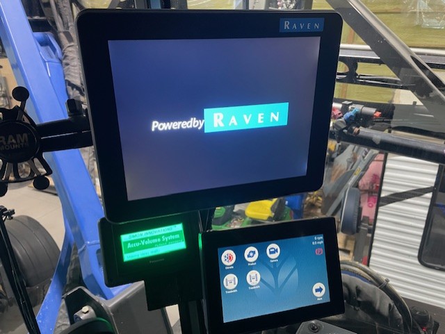 2018 New Holland SP310F Sprayer/High Clearance