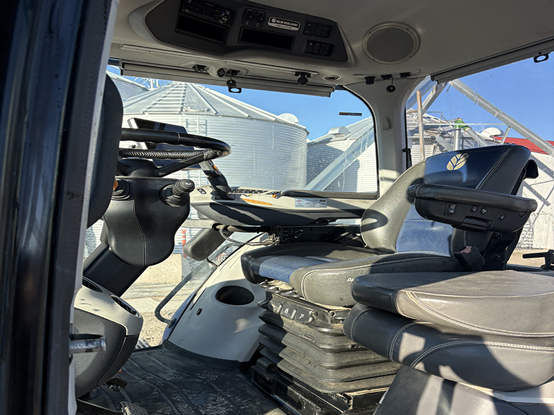 2021 New Holland T8.320 Tractor